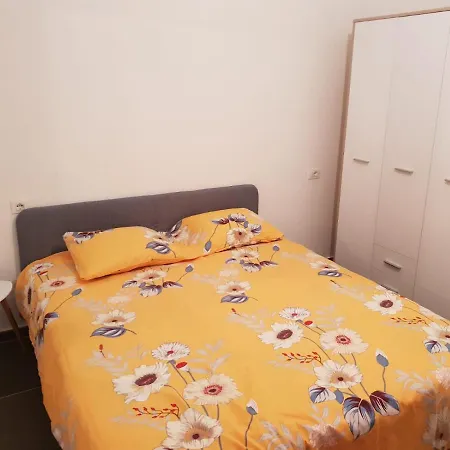Δωμάτια σε οικογενειακή κατοικία Kingu's Golem (Tirana)
